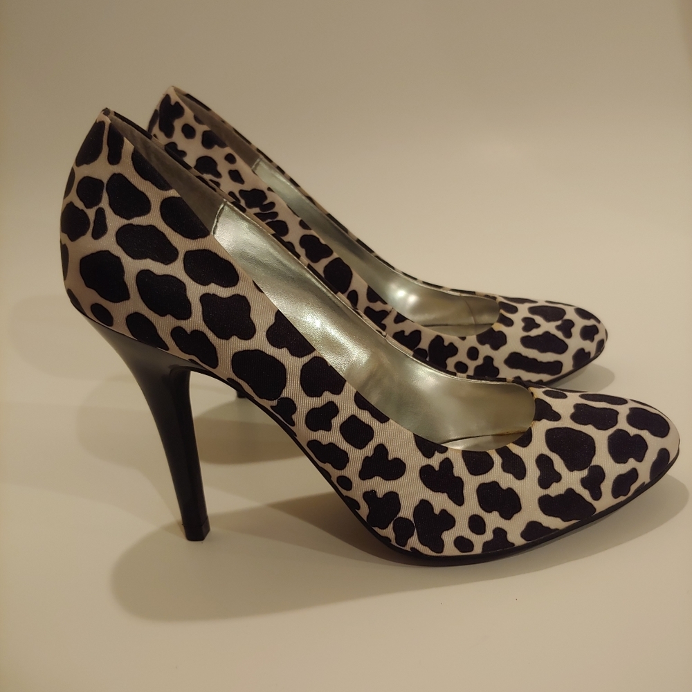 Cosmopolitan Giraffe Print Heels